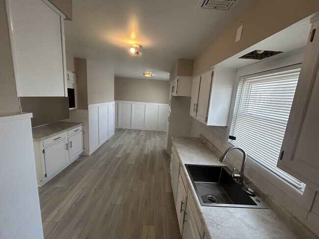 Foto del edificio - 2132 McCartney Rd