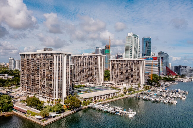 Building Photo - 1925 Brickell Ave