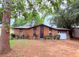 Building Photo - 220 Randall Dr