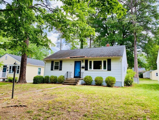Foto del edificio - Adorable 2bdrm/1bth Rancher Located in Richmond's West End!!