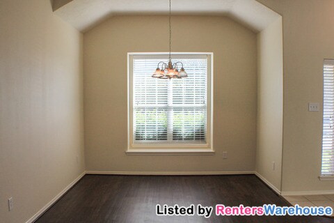 Building Photo - 7551 Summerdale Dr