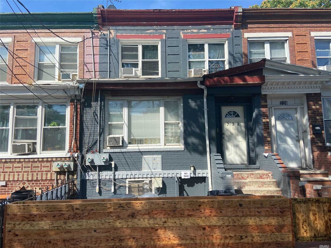 Foto principal - 732 Georgia Ave