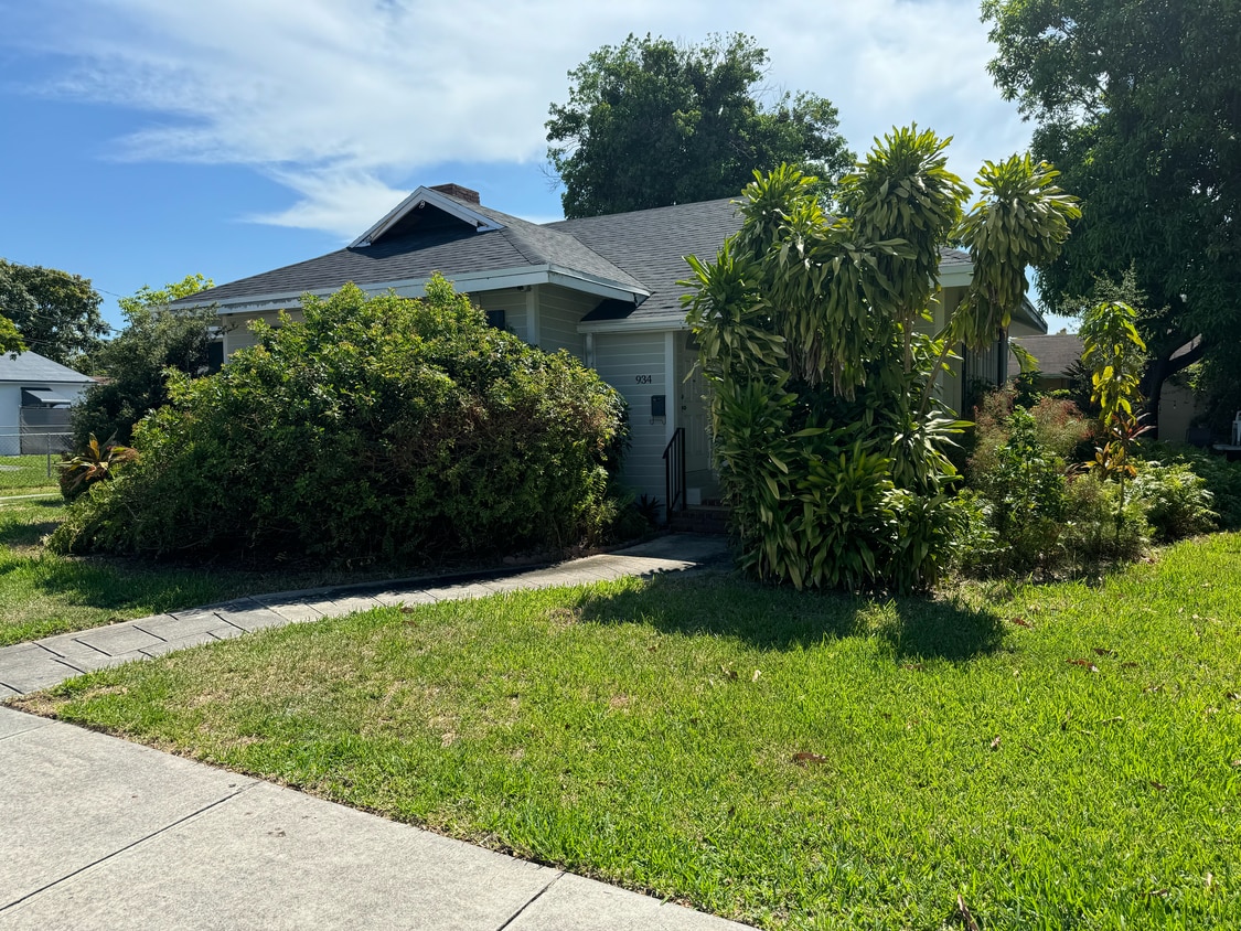 Primary Photo - 934 SW 8th Ct