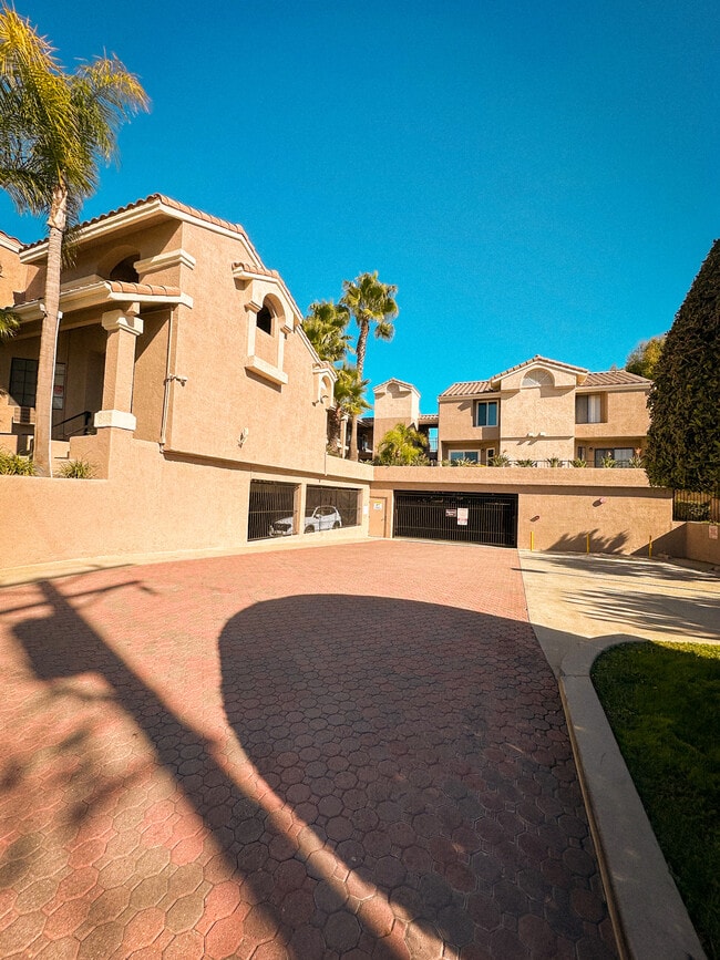 Building Photo - The Villas at Anaheim