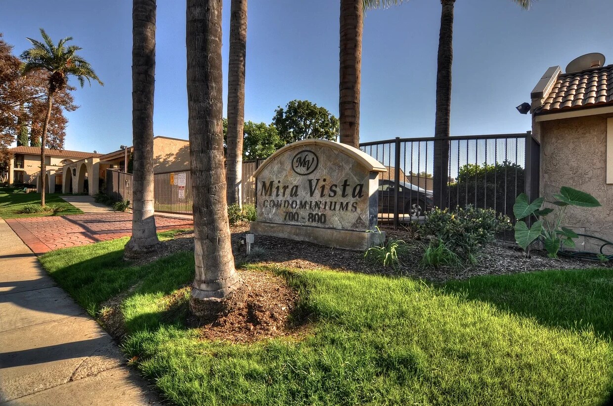 768 W Lambert Rd, La Habra, CA 90631 Townhome Rentals in La Habra CA