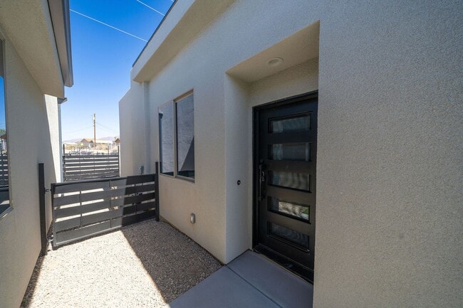 Building Photo - 3448 Oro Grande Blvd