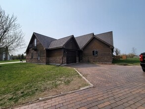 Building Photo - 3325 Cumming Ave