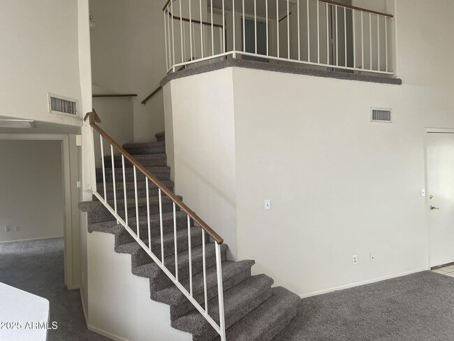 Building Photo - 441 S Maple