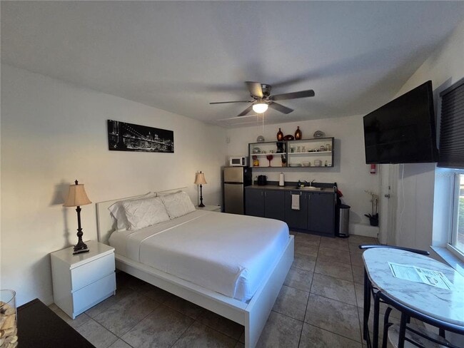 Building Photo - 803 Caribbean Dr