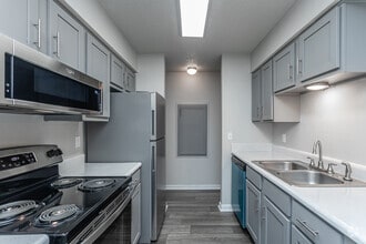 3BR, 2BA - 1,186 SF - Riverstone Apartments