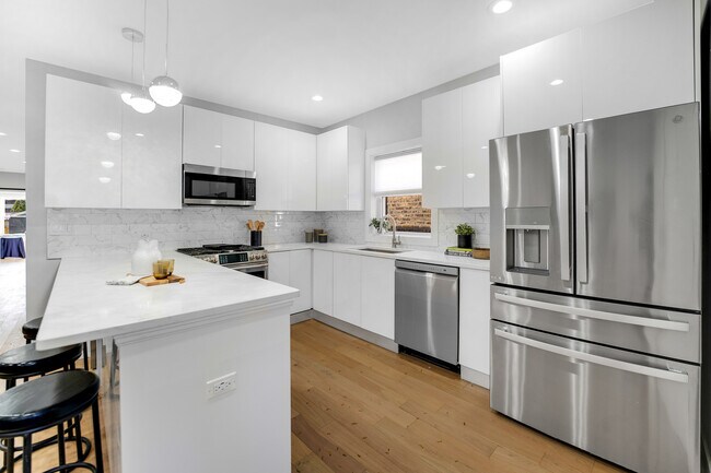 Foto del edificio - 4721 W Warwick Ave