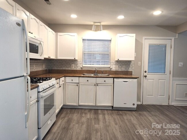 Building Photo - 14830 Cane Field Dr