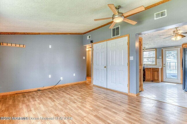 Foto del edificio - 208 Laurel Dr