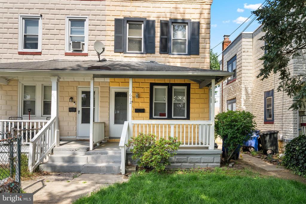 Primary Photo - 642 Manor Rd