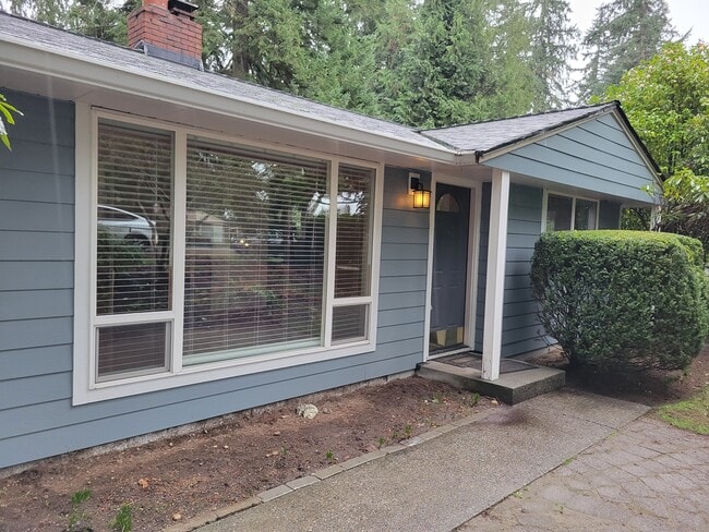 Building Photo - 13344 23rd Pl NE