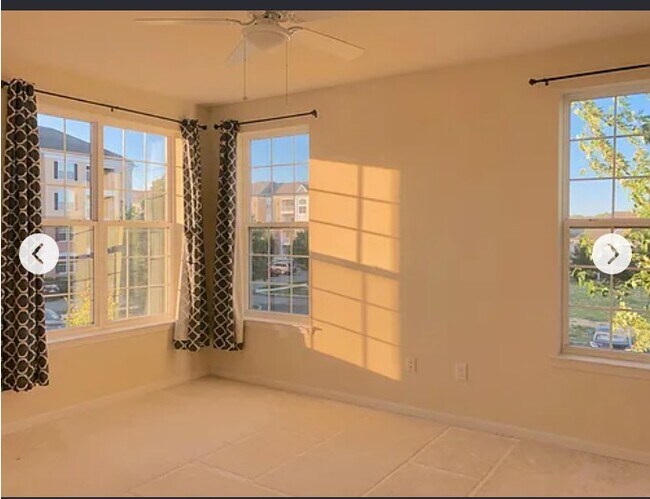 Foto del edificio - 1322 Sierra Dr