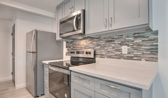 Building Photo - Fully Renovated AUBURN condo