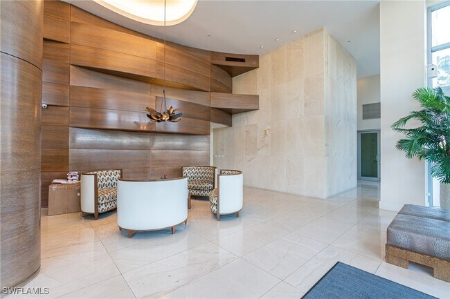 Foto del edificio - 3000 Oasis Grand Blvd