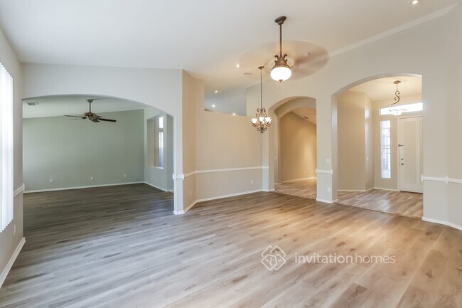 Building Photo - 2381 W Binner Dr