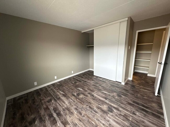 Building Photo - 411 Ellerdale St