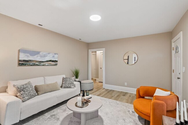 Building Photo - Freshly Remodeled 2 bedroom 1 bath in downtown Lillington!