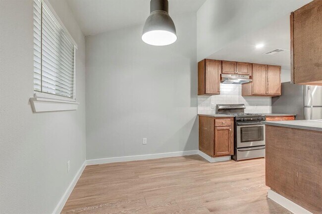 Foto del edificio - 2414 Burleson Ct