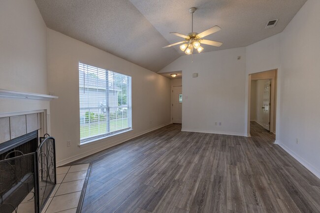 Foto del edificio - 3/2 available in the Belle Chase subdivisi...