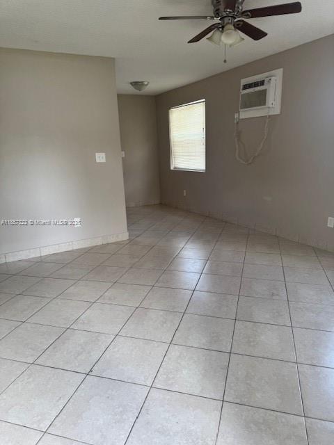 Foto del edificio - 893 NE 39th St