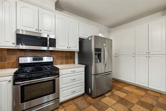 Building Photo - 14874 Cygnus Ct