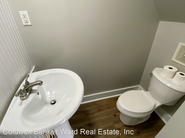 Building Photo - 2 br, 1.5 bath House - 234 Pleasant Street