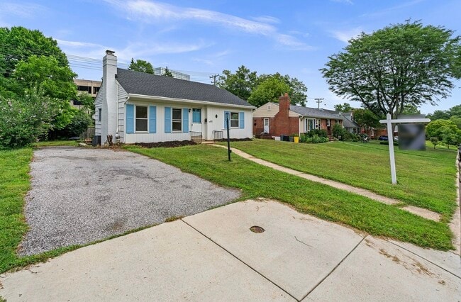 Building Photo - 577 Brook Rd