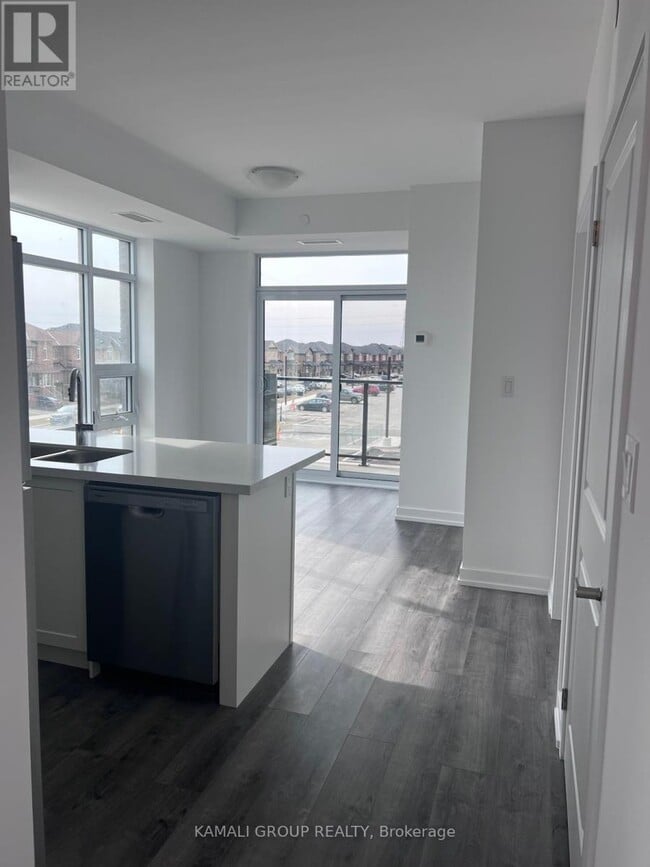 Photo du bâtiment - 470-470 Dundas St E