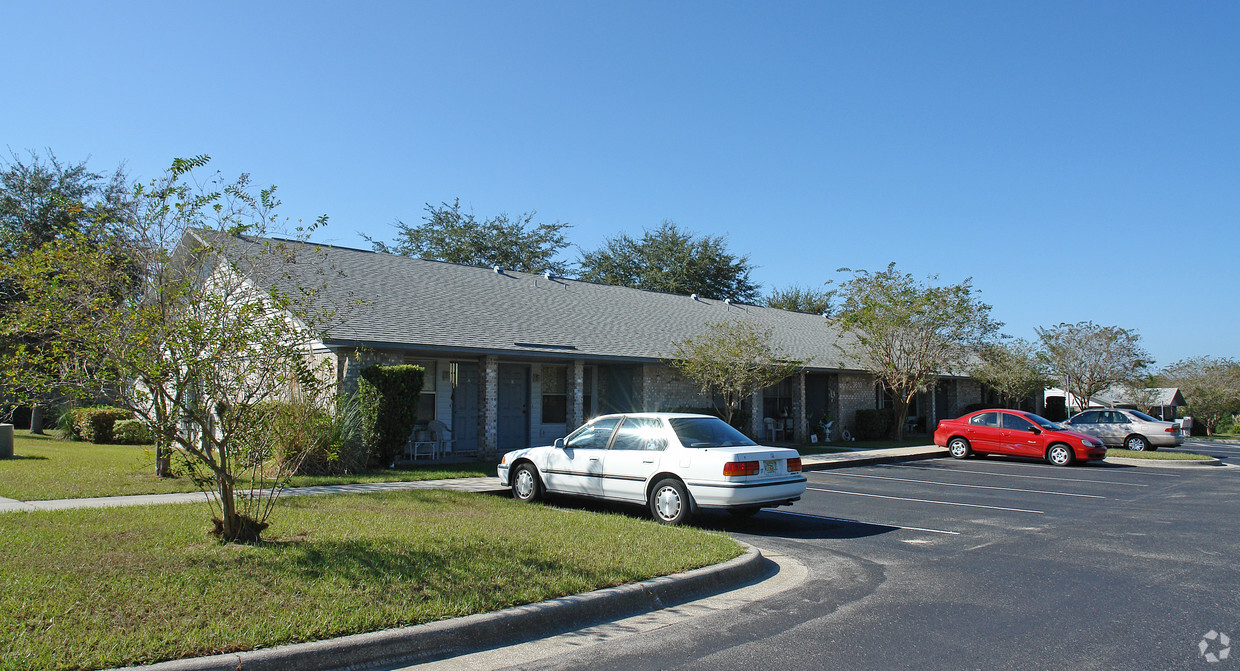 Building Photo - Ventura Village