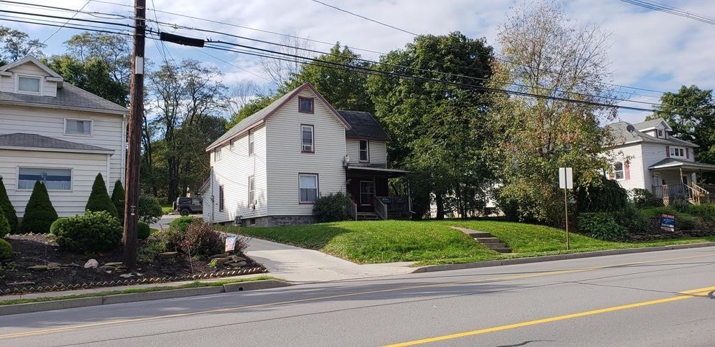 Primary Photo - 1 East Ave