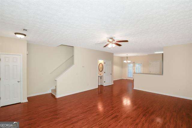 Foto del edificio - 4152 Park Chase Dr