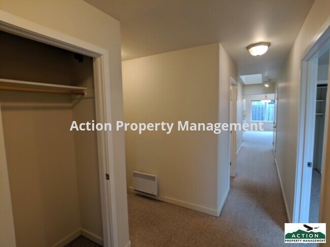 Foto del edificio - 871 E Cedar St