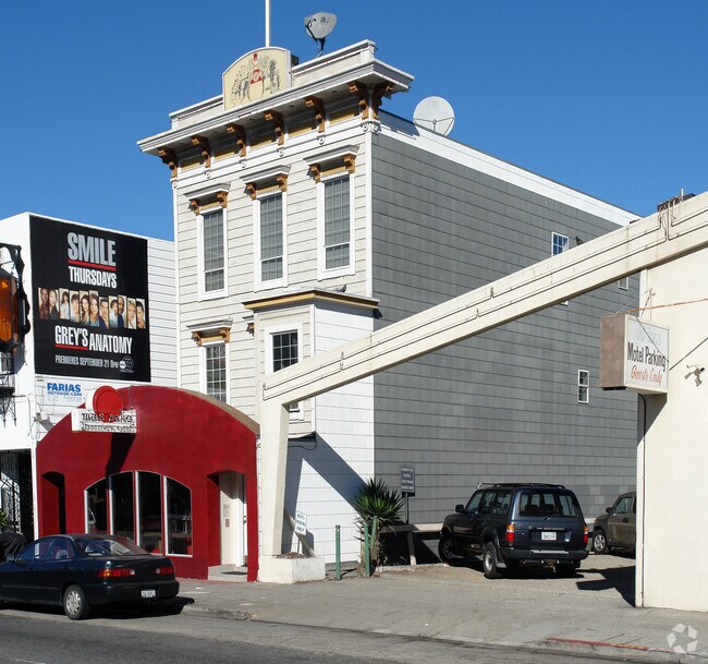 Building Photo - 2030-2032 Lombard St