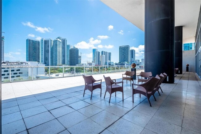 Foto del edificio - 3470 E Coast Ave