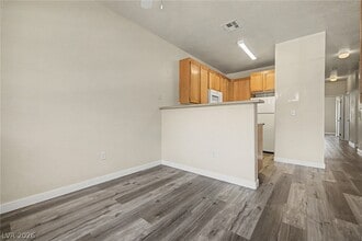 Building Photo - 4730 E Craig Rd