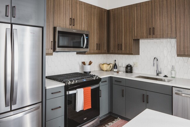 Front-control gas ranges in all homes - Modera Decatur Apartments