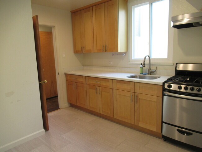 Building Photo - 233 Dolores St