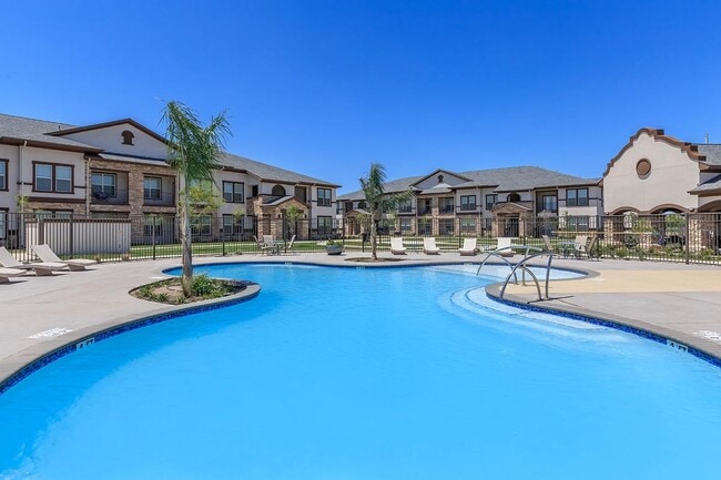 Foto del edificio - 2132 E Wisconsin Rd