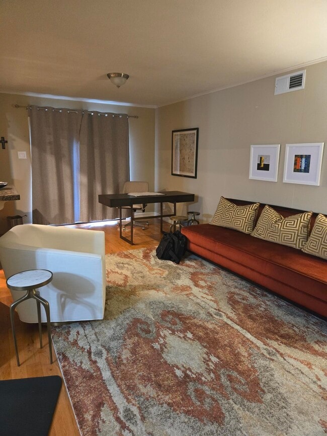 Building Photo - 8618 Baltimore Dr