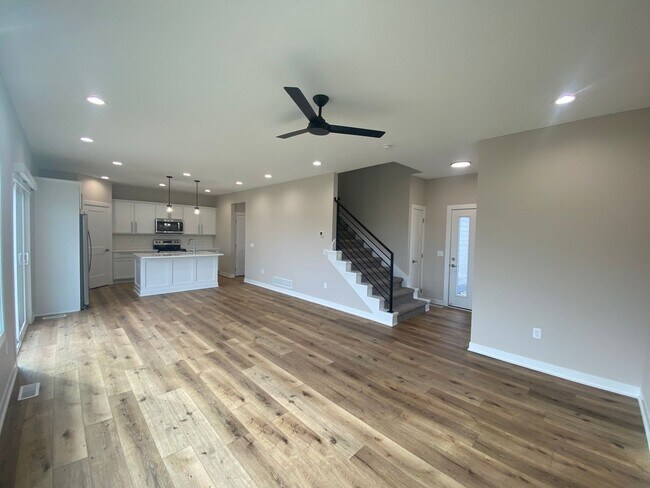 Foto del edificio - Luxury Newer Construction Home!