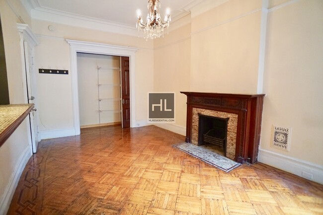 Building Photo - Historic One Bedroom in Prime Crown Heights
