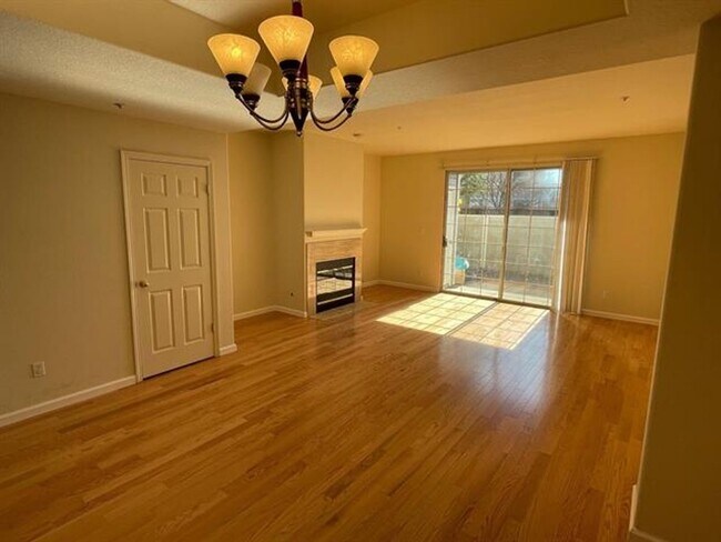 Building Photo - Location! Condition! Price! 321 Treasure I...