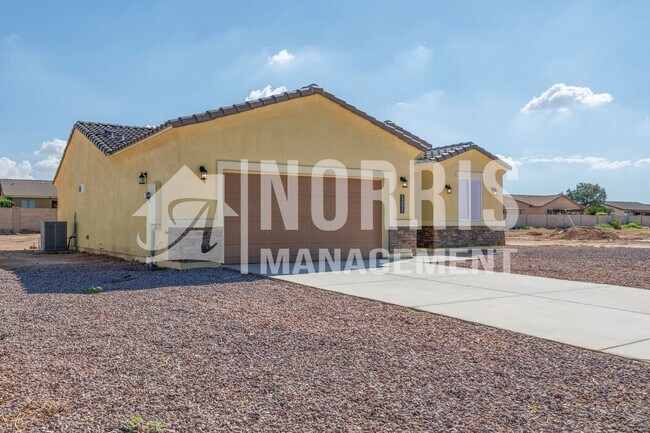 Foto del edificio - Beautiful Brand New Home