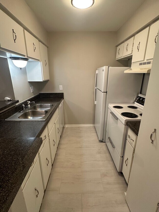 Foto del edificio - 6750 Quail Hollow Ct
