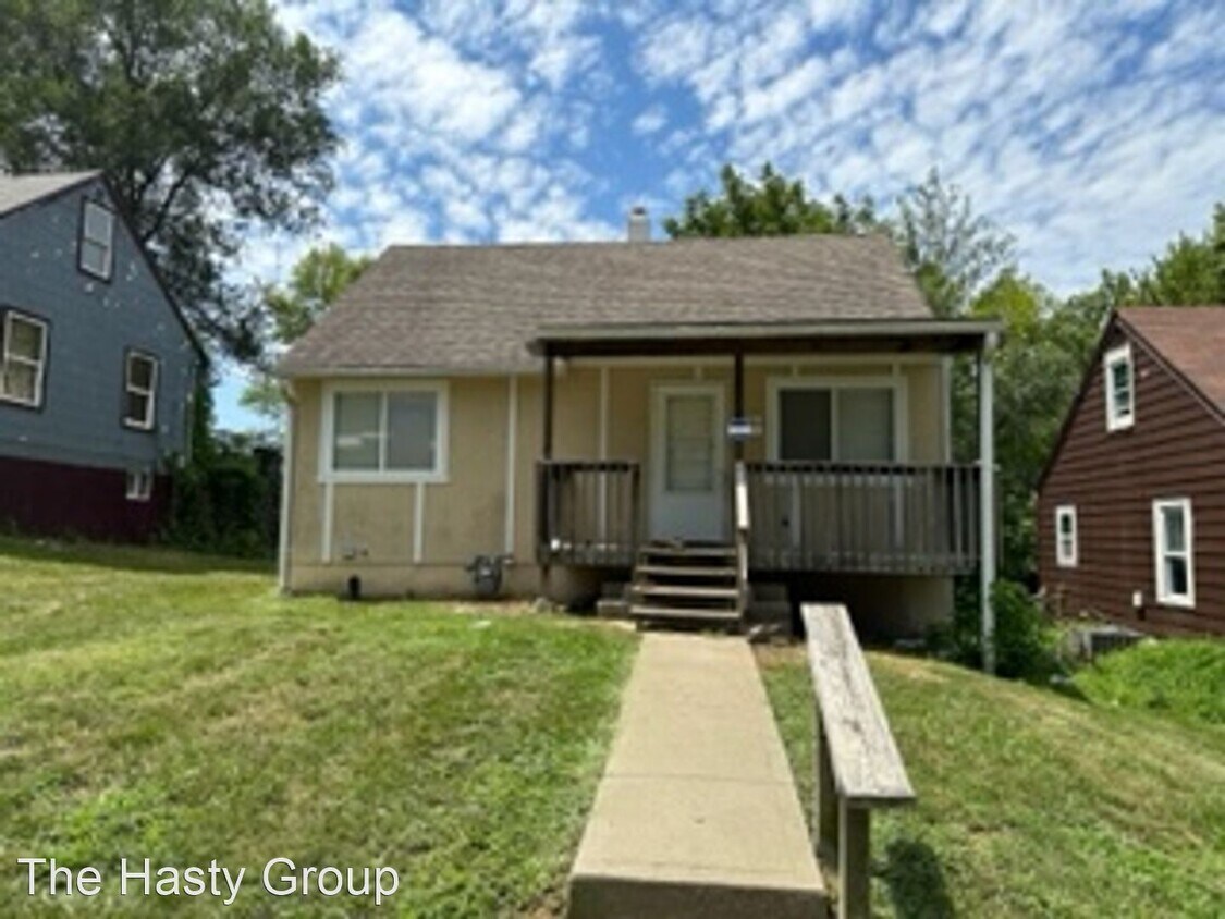 Foto principal - 4 br, 1 bath House - 5438 Norton Ave