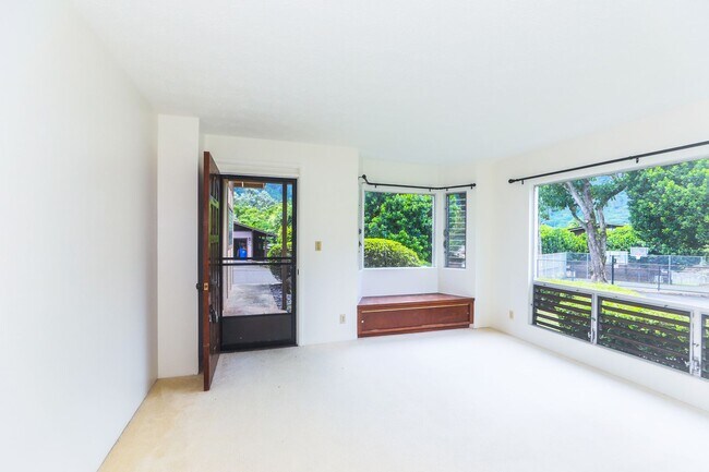 Building Photo - Kaneohe Woods – 3BR/2.5BA home with Mounta...